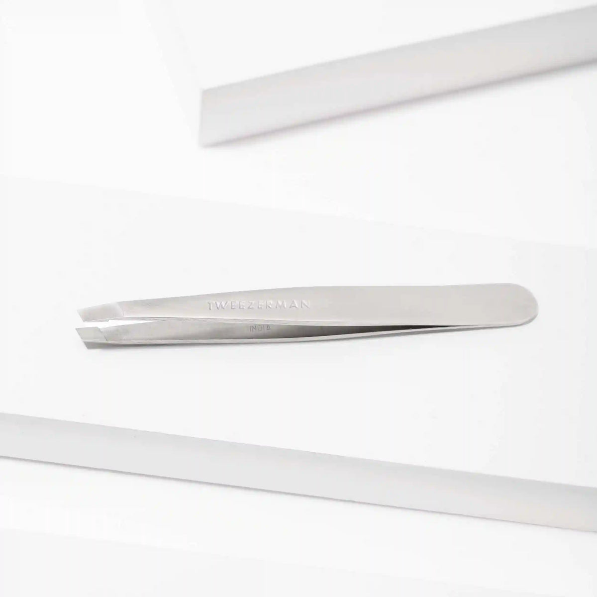 Classic Slant Tweezer