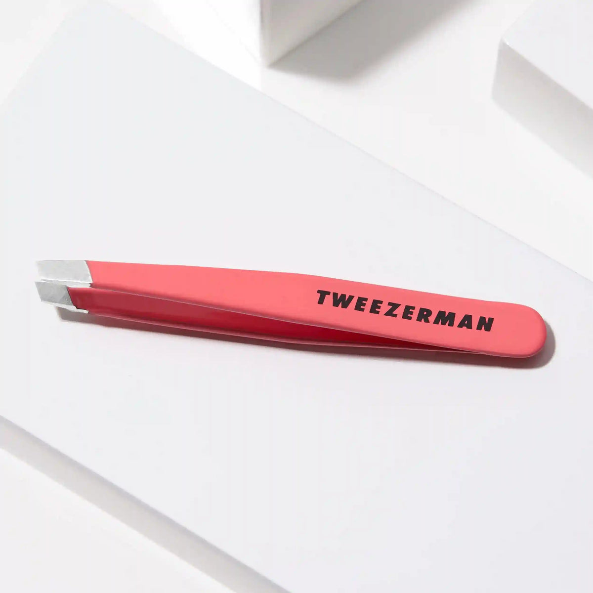 Mini Slant Tweezer Geranium